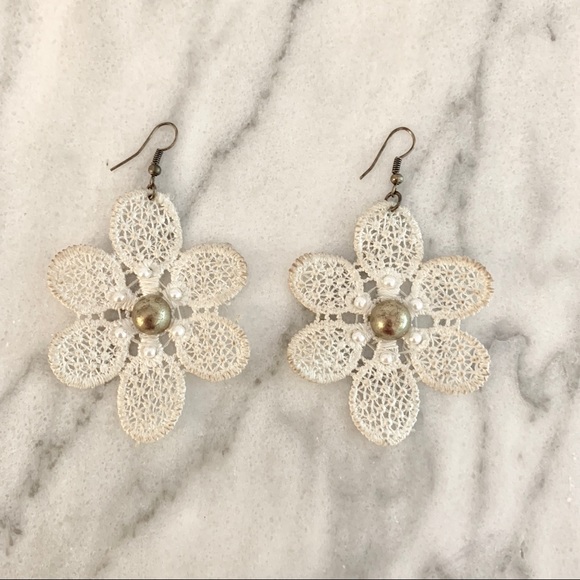 Forever 21 Jewelry - Boho flower earrings